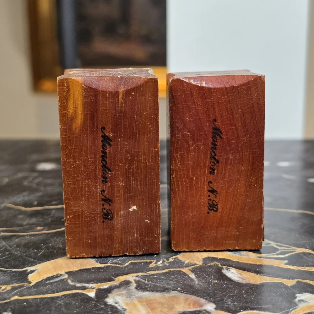 Vintage Wooden Salt & Pepper Shakers Moncton NB Canada Souvenir Rustic Gothic - Picture 6 of 8